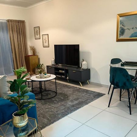 Classy And Cosy Apt - Dainfern แซนด์ตัน ห้อง รูปภาพ