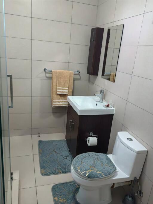Classy And Cosy Apt - Dainfern แซนด์ตัน ภายนอก รูปภาพ