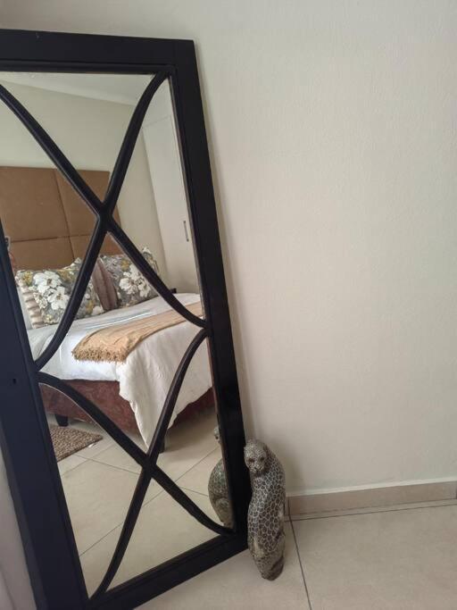 Classy And Cosy Apt - Dainfern แซนด์ตัน ภายนอก รูปภาพ