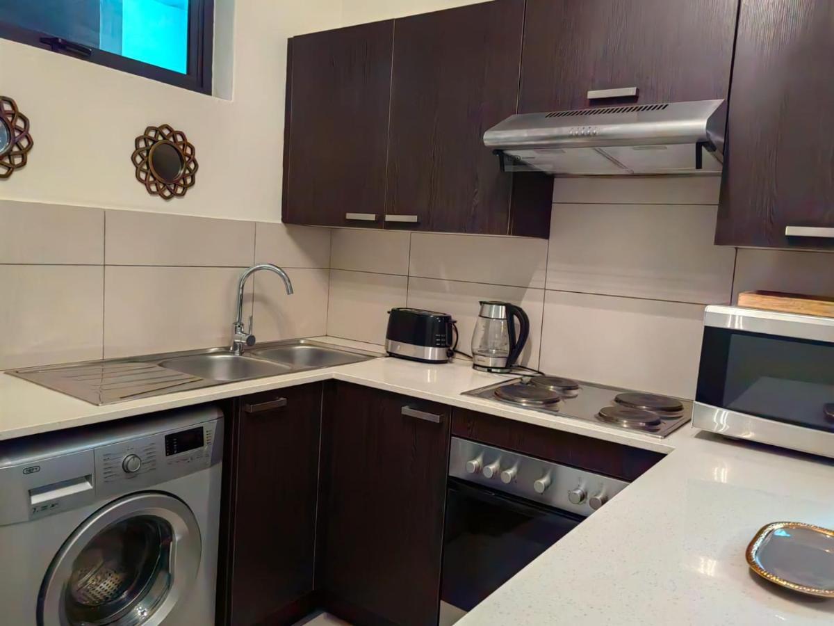 Classy And Cosy Apt - Dainfern แซนด์ตัน ภายนอก รูปภาพ
